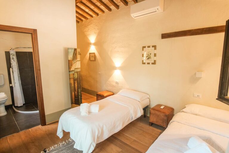 twin-ensuite-2.jpg
