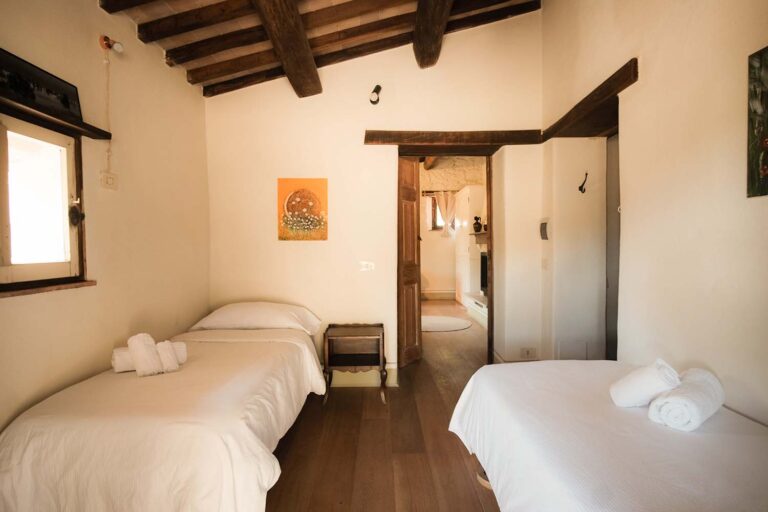 twin-non-ensuite-3-2.jpg